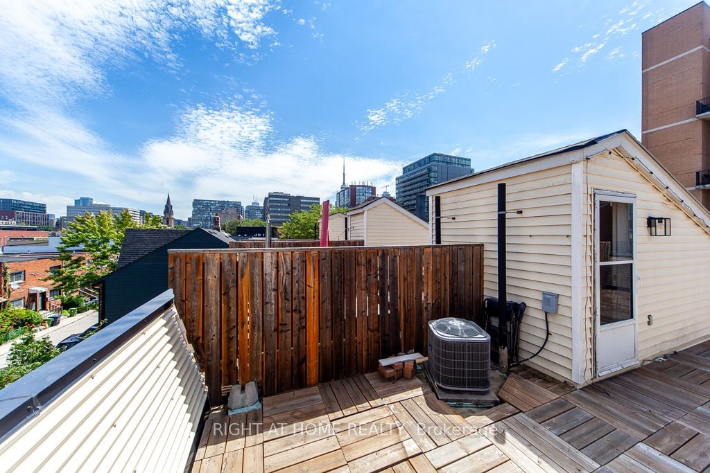 208 Niagara St, unit 36 for sale - image #31