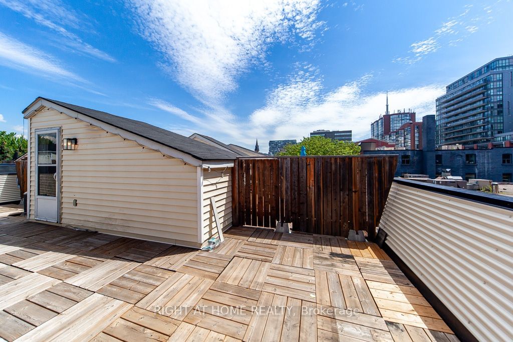 208 Niagara St, unit 36 for sale - image #34