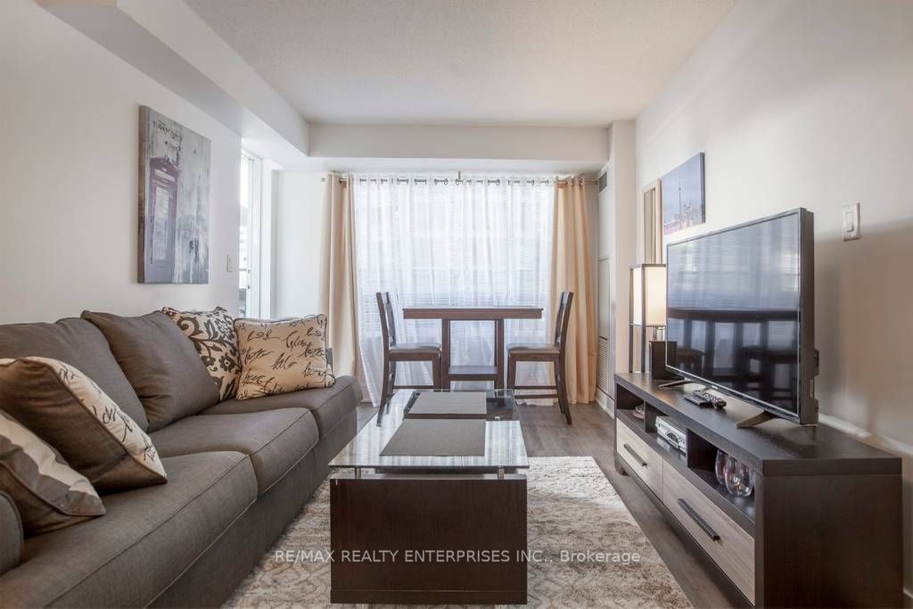 20 Blue Jays Way, unit 517 for rent - image #5