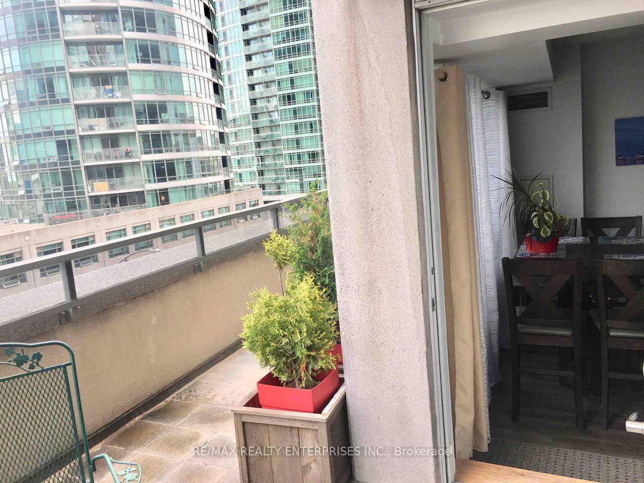 20 Blue Jays Way, unit 517 for rent