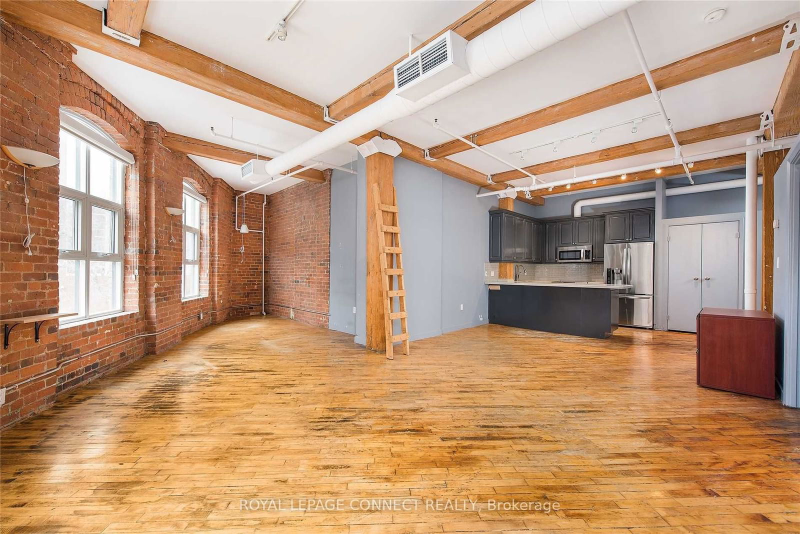 90 Sherbourne St, unit 305 for rent - image #1