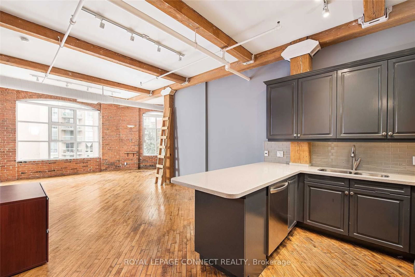 90 Sherbourne St, unit 305 for rent - image #3