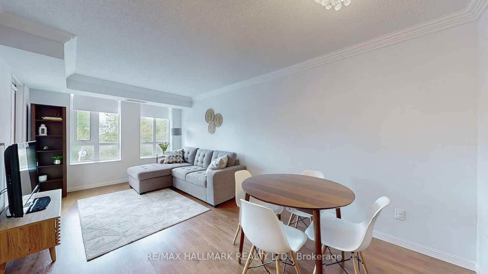 900 Mount Pleasant Rd, unit 323 for sale - image #8