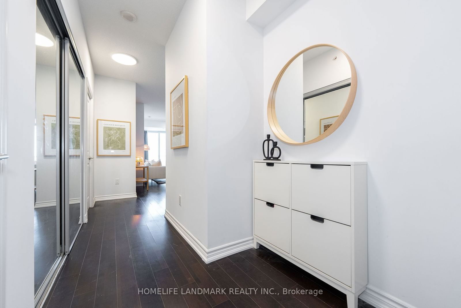 386 Yonge St, unit 5104 for sale - image #4