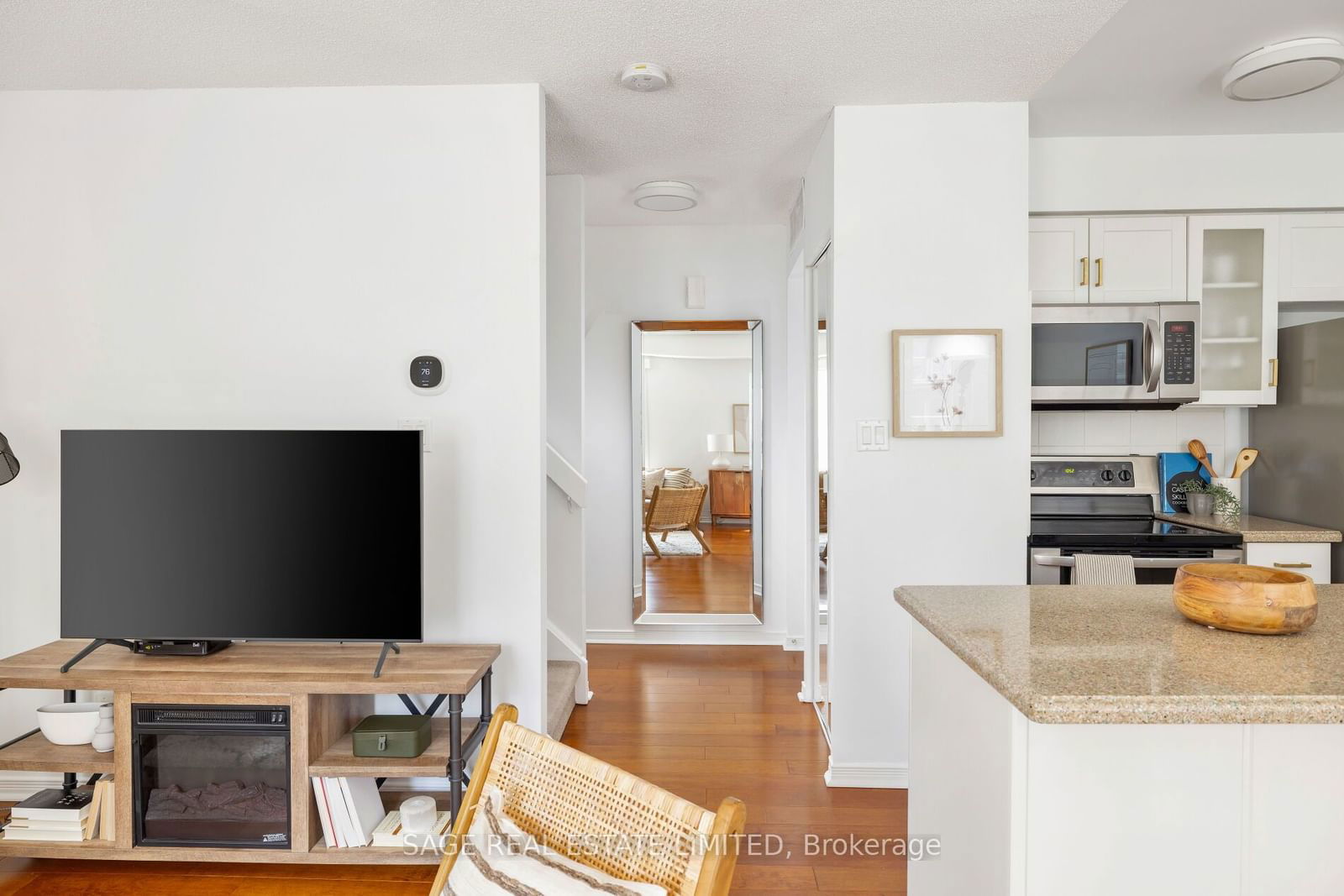 50 East Liberty St, unit 1110 for sale - image #3