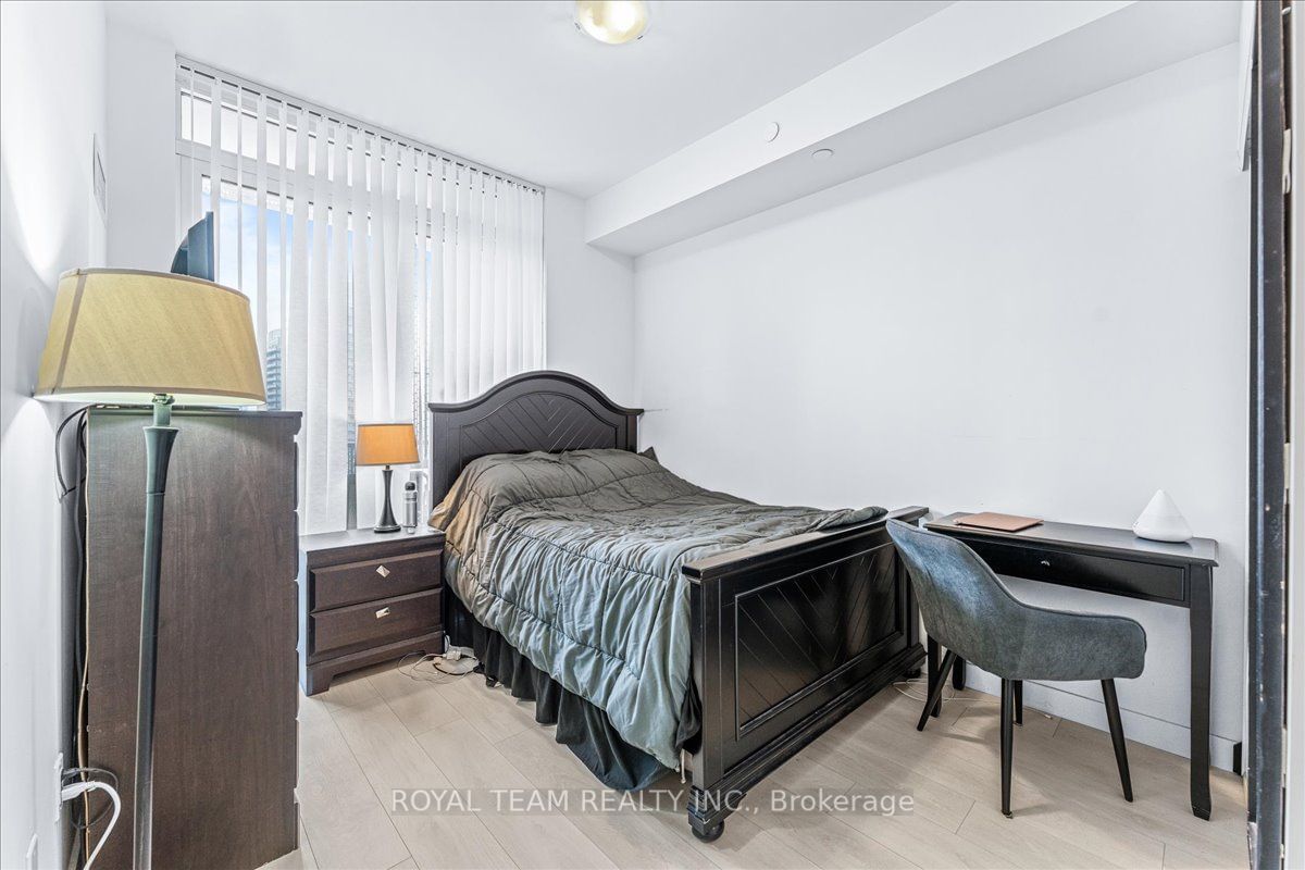 8 Eglinton Ave E, unit 1910 for sale - image #23