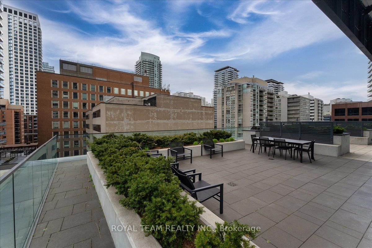 8 Eglinton Ave E, unit 1910 for sale