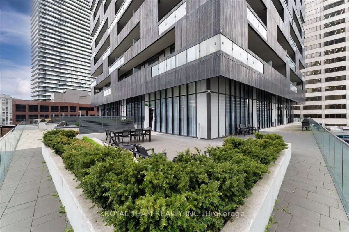 8 Eglinton Ave E, unit 1910 for sale - image #9