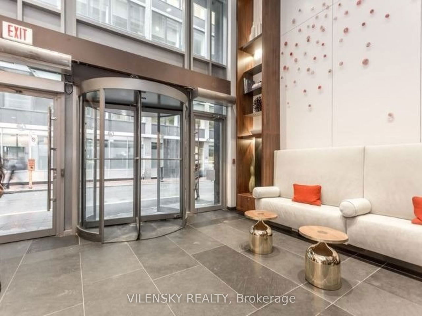 8 Colborne St, unit 1704 for rent - image #2