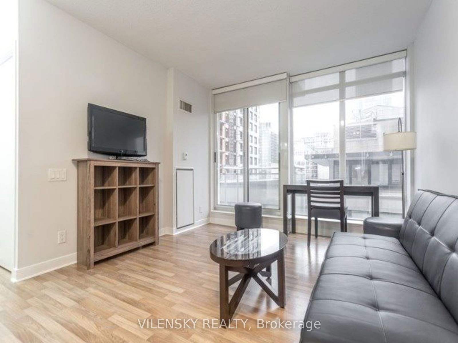 8 Colborne St, unit 1704 for rent - image #4