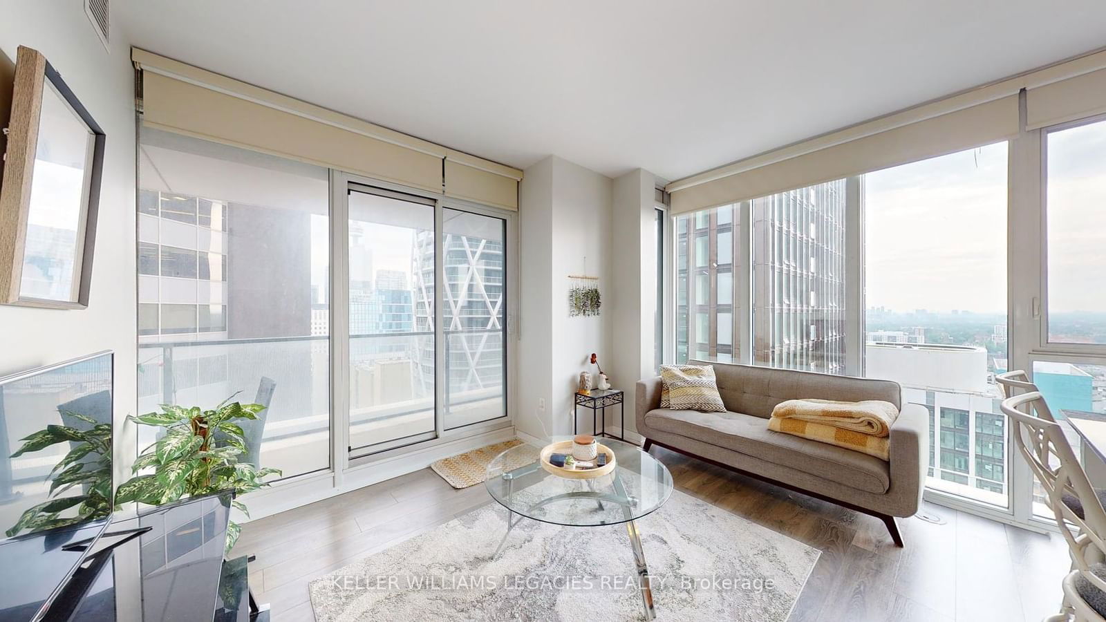 426 University Ave, unit 2503 for sale - image #4