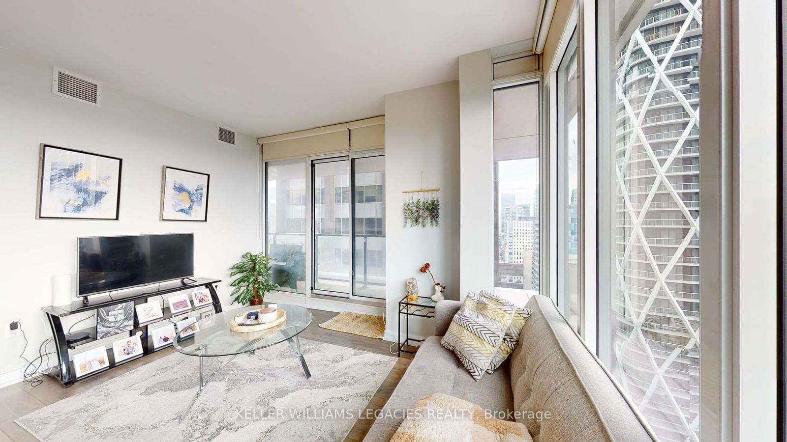 426 University Ave, unit 2503 for sale - image #5