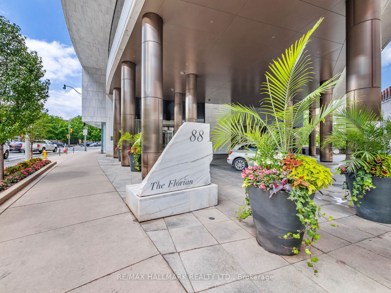 88 Davenport Rd, unit 308 for sale - image #1