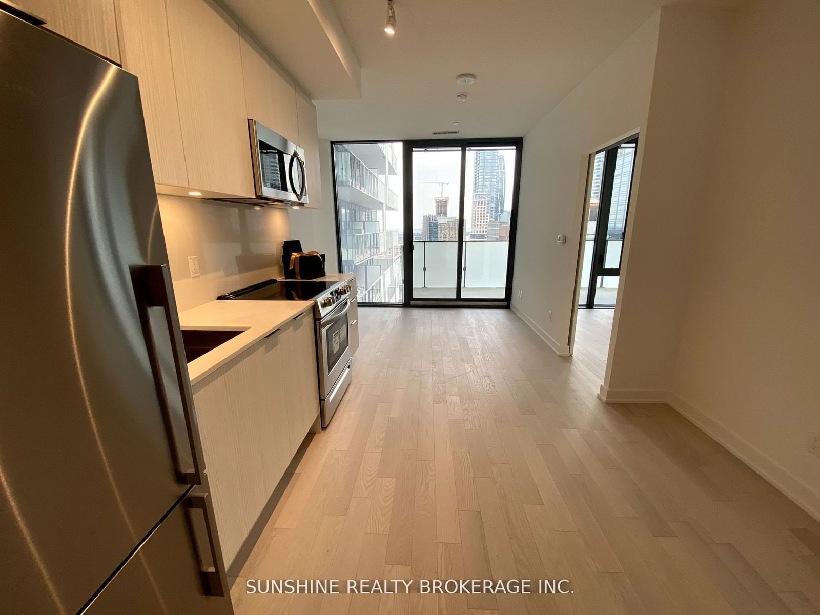 25 Richmond St E, unit 1308 for rent - image #2