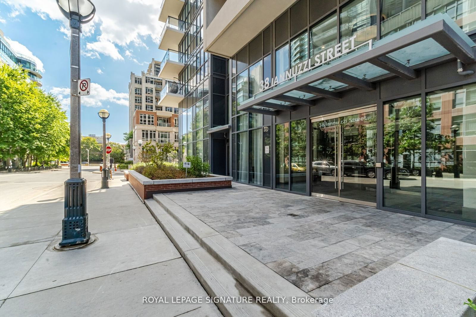 38 Iannuzzi St, unit 1205 for sale - image #3