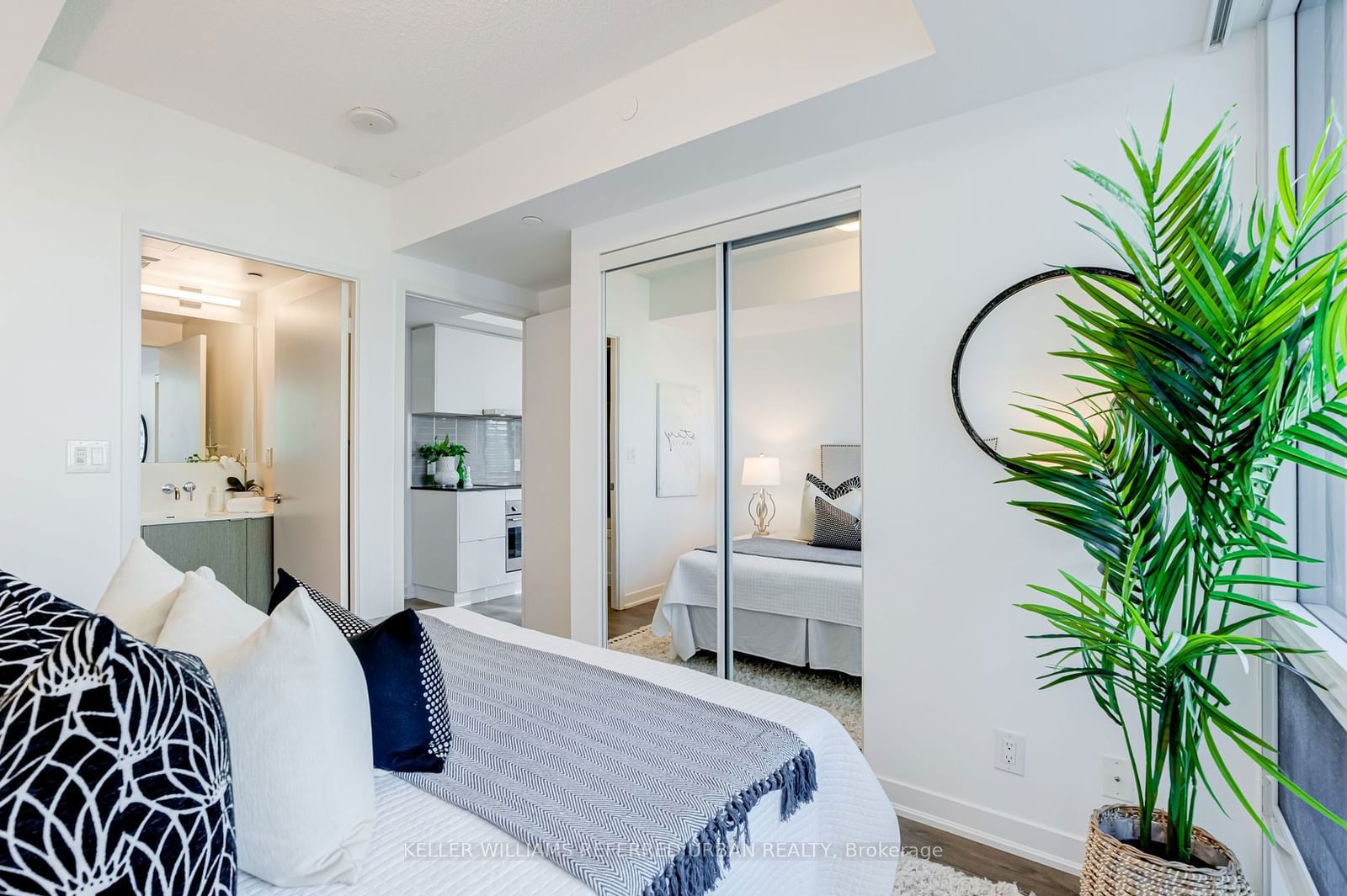 100 Harbour St, unit 1604 for sale - image #8