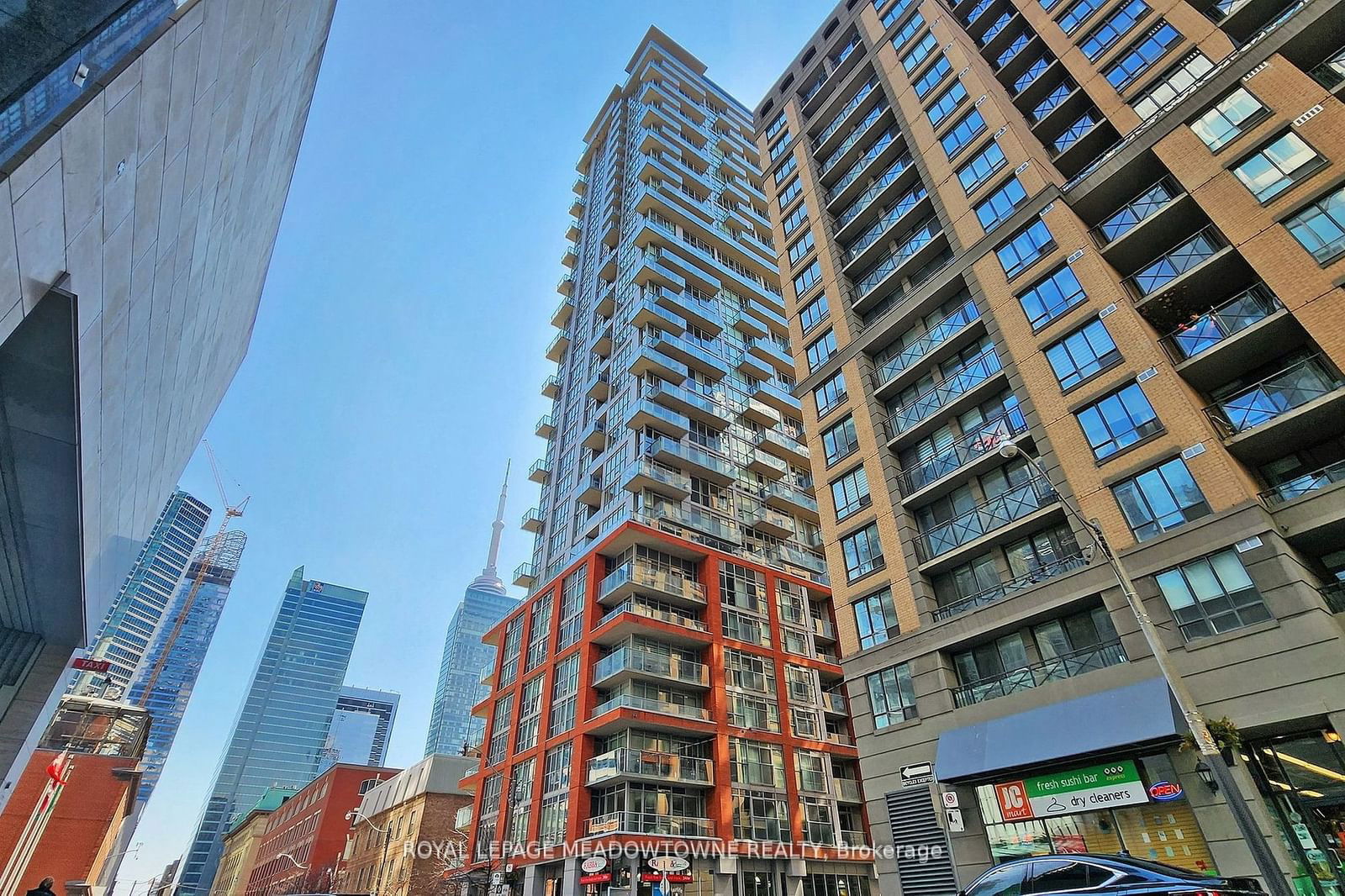 126 Simcoe St, unit 301 for sale