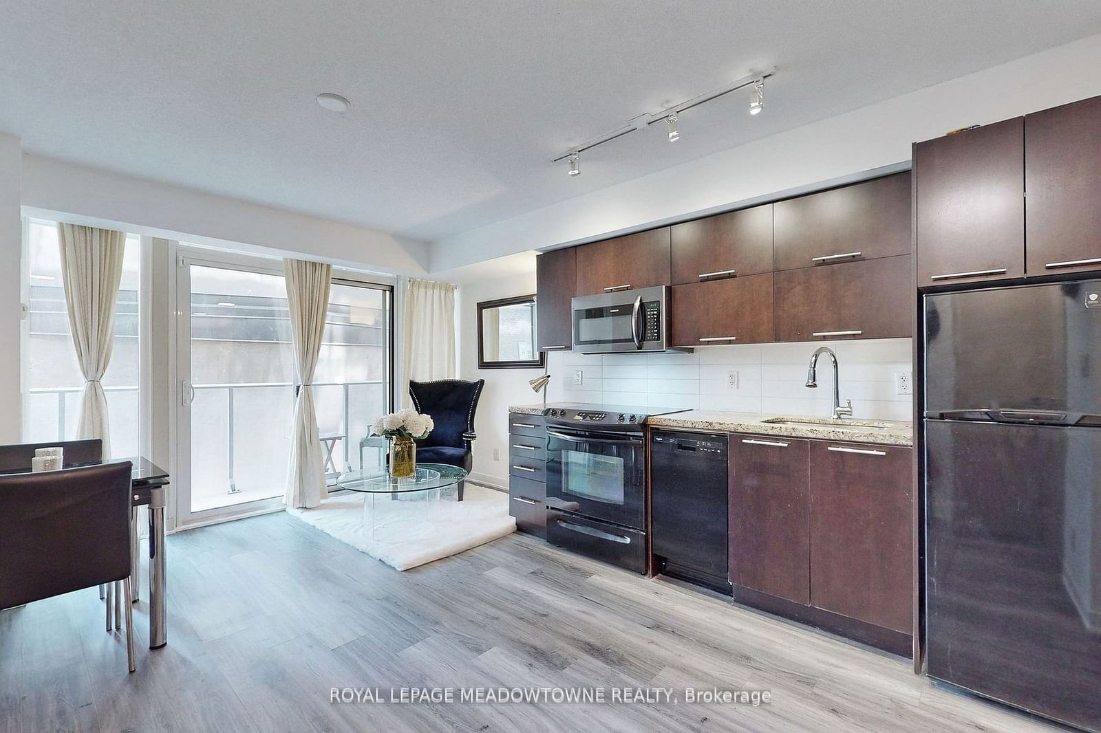 126 Simcoe St, unit 301 for sale - image #6