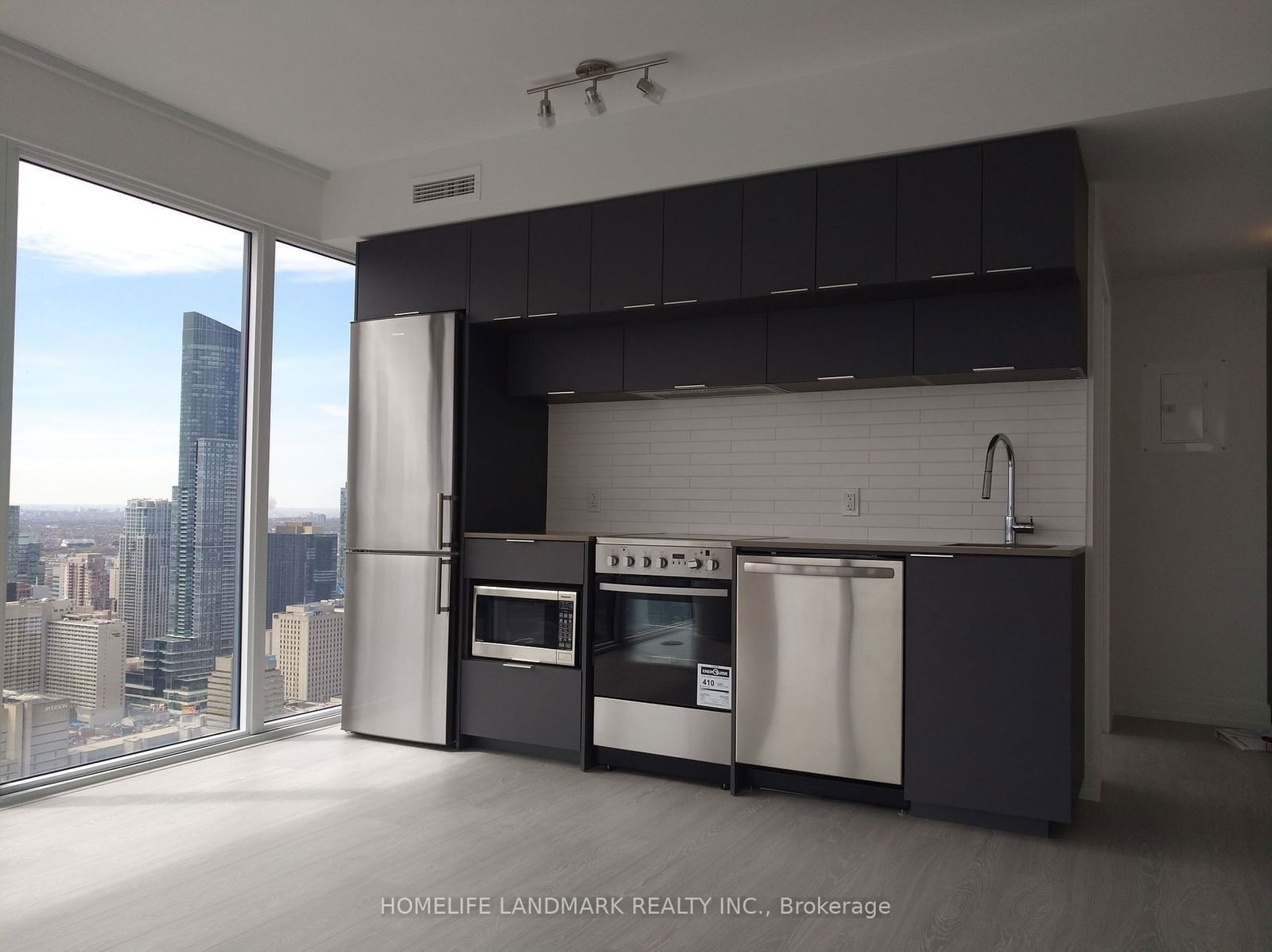 181 Dundas St E, unit 5610 for sale - image #4