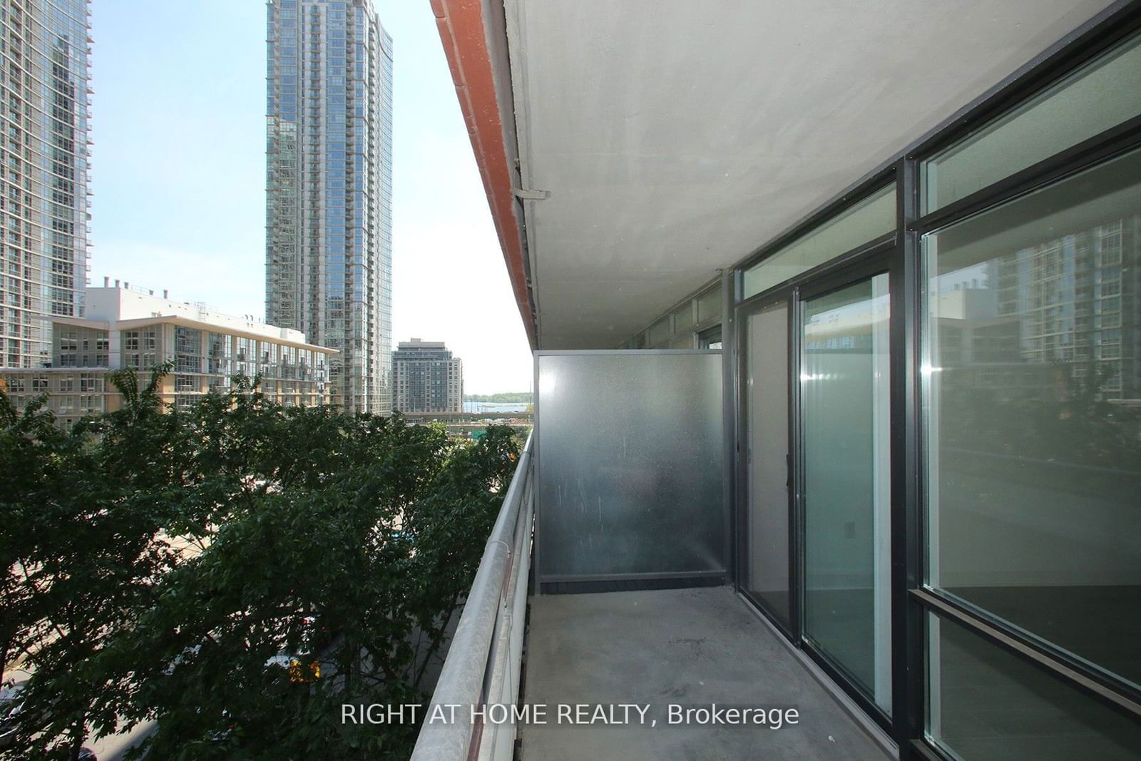 4K Spadina Ave, unit 309 for sale