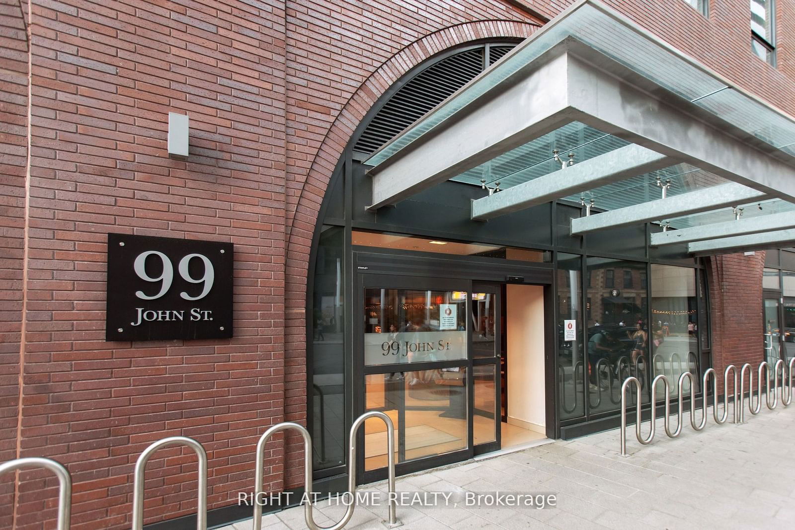 99 JOHN St, unit 301 for sale - image #1