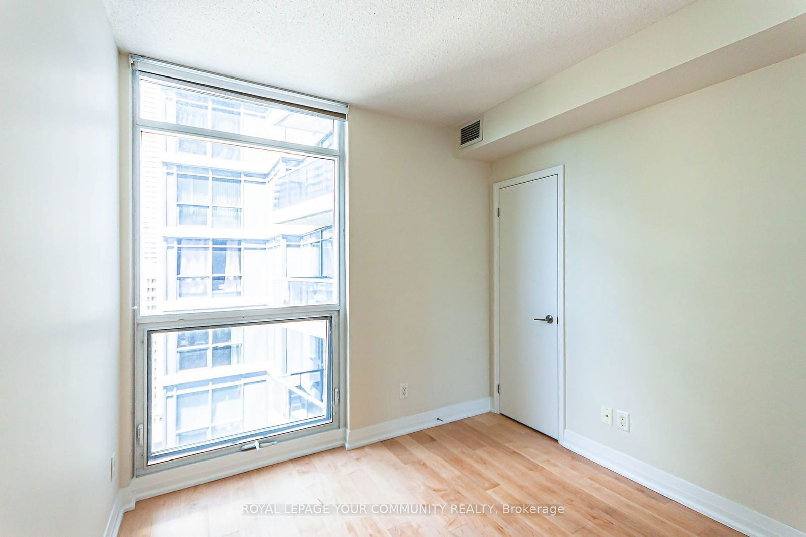 21 Carlton St, unit 2110 for rent - image #18