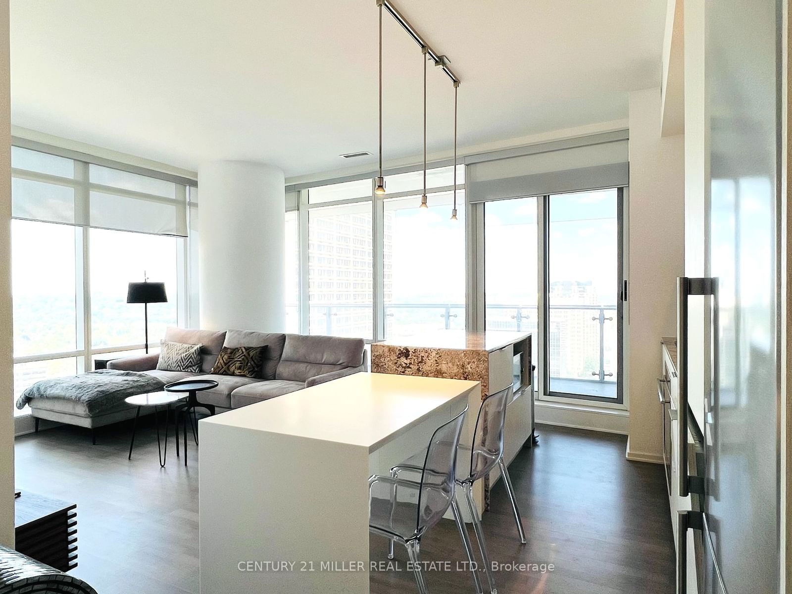 1 Bloor St E, unit 2201 for rent - image #2