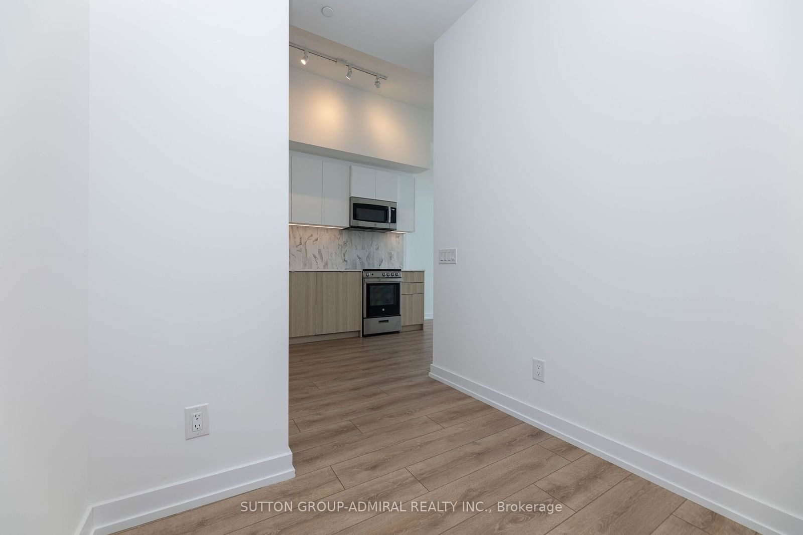 500 Dupont St, unit 808 for sale - image #18