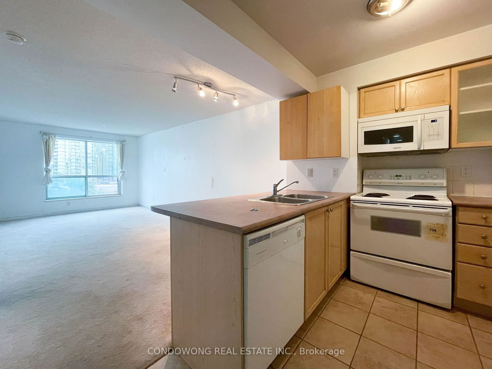 410 Queens Quay W, unit 907 for rent - image #7