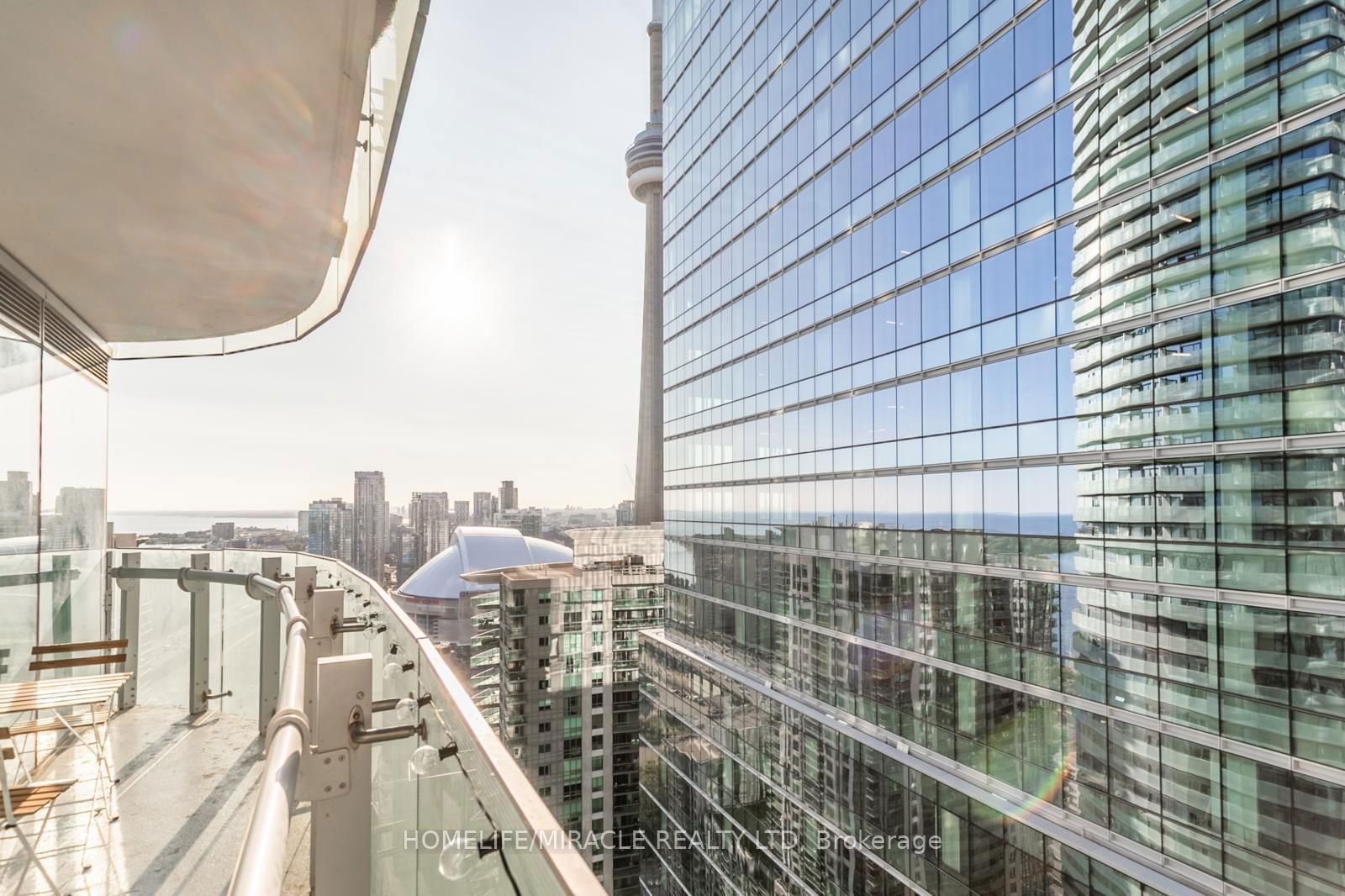 14 York St, unit 3309 for sale