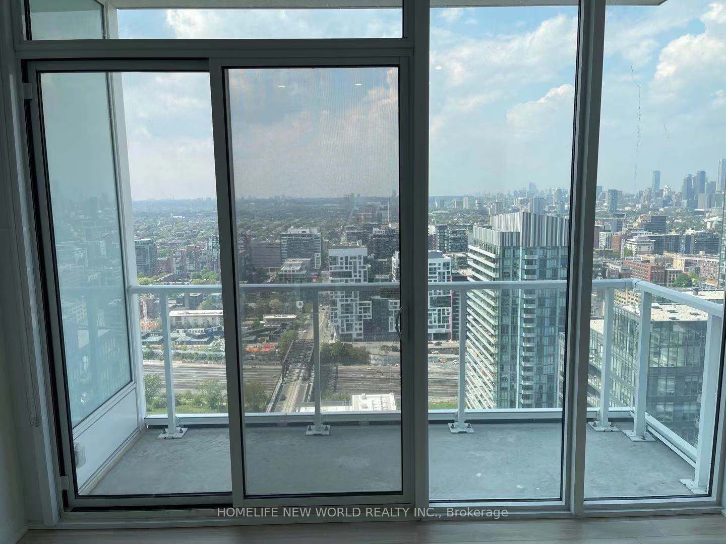 19 Bathurst St, unit Ph4205 for rent - image #17