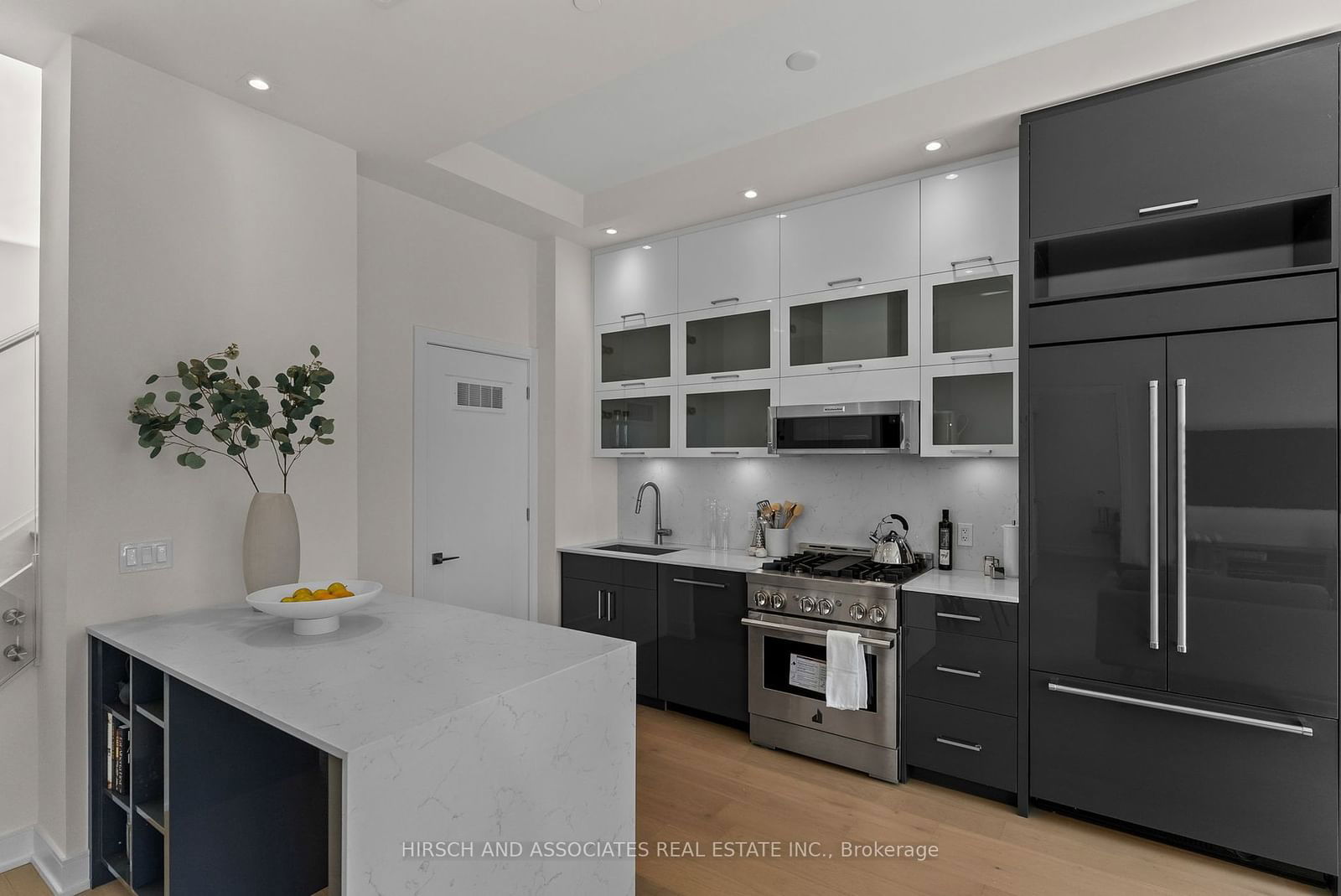 840 St Clair Ave W, unit 904 for sale - image #5