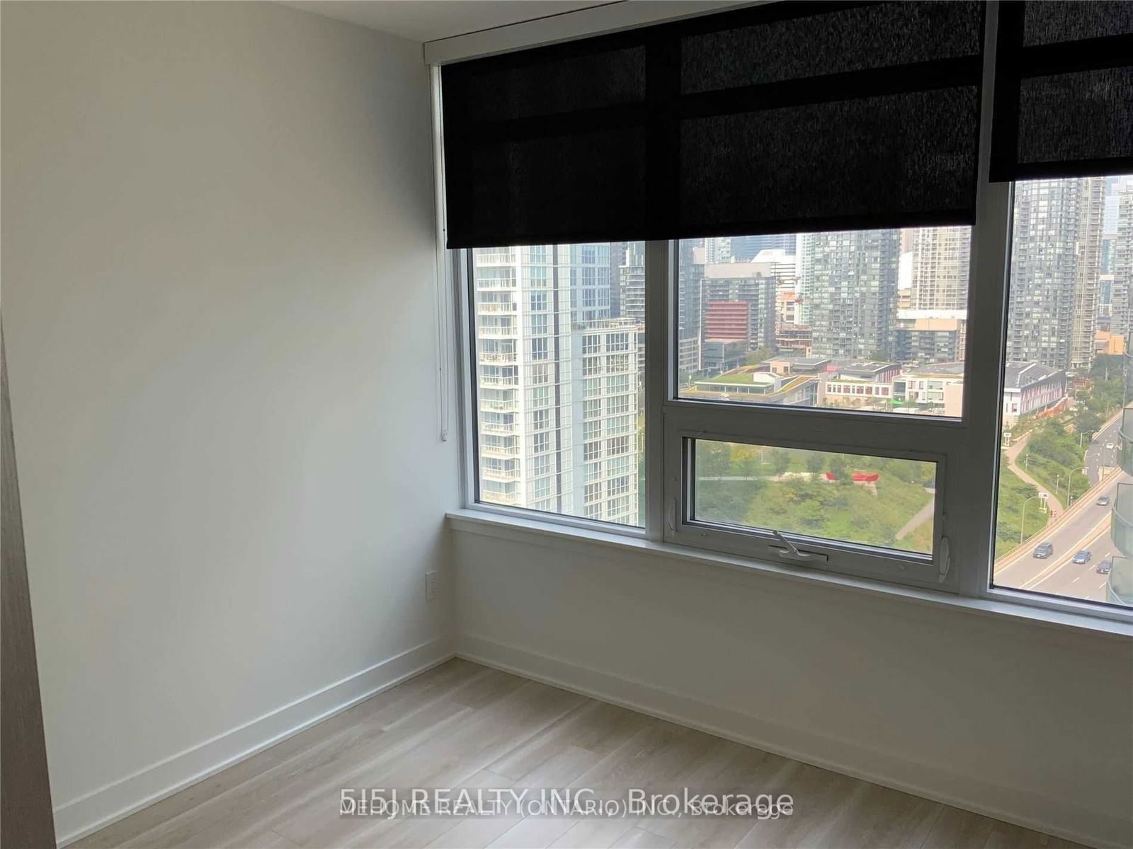 17 Bathurst St, unit 2215 for rent - image #19