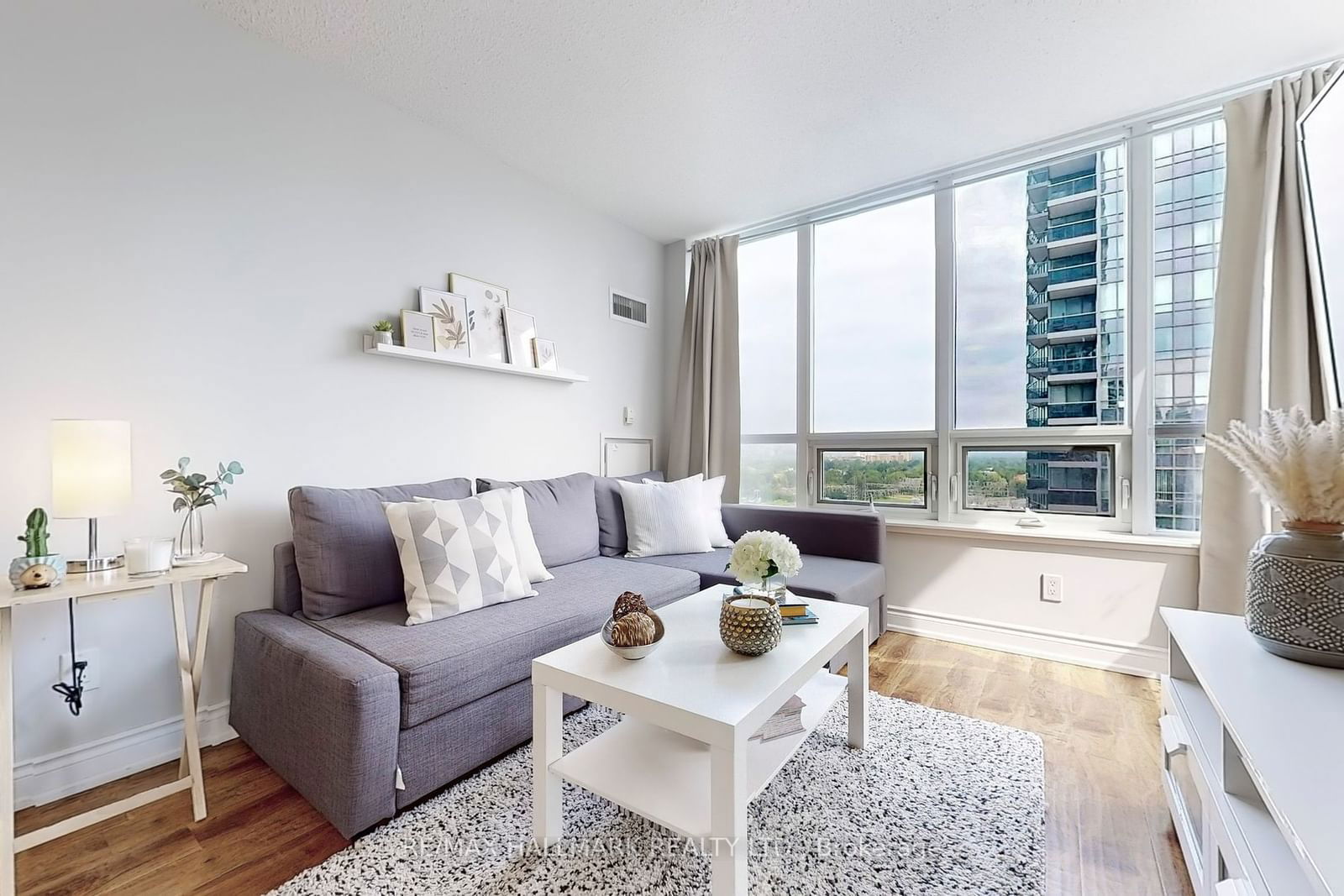 15 Greenview Ave, unit 1313 for sale - image #11