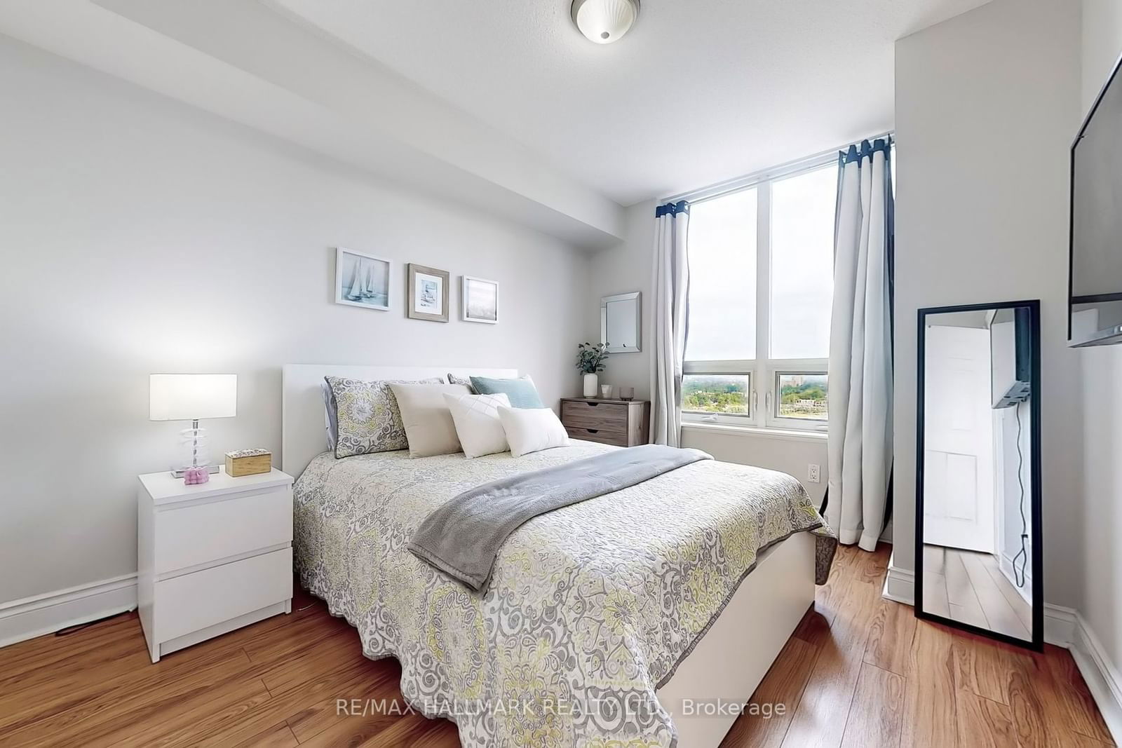 15 Greenview Ave, unit 1313 for sale - image #27