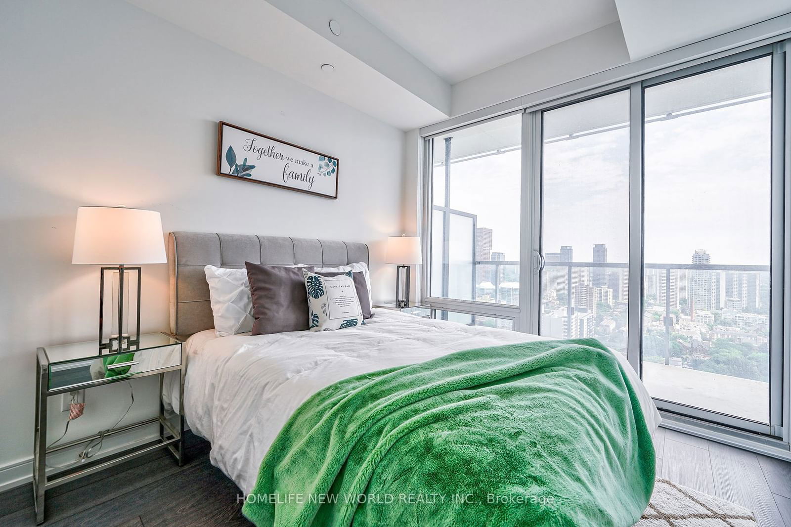 3 Gloucester St, unit 3306 for sale