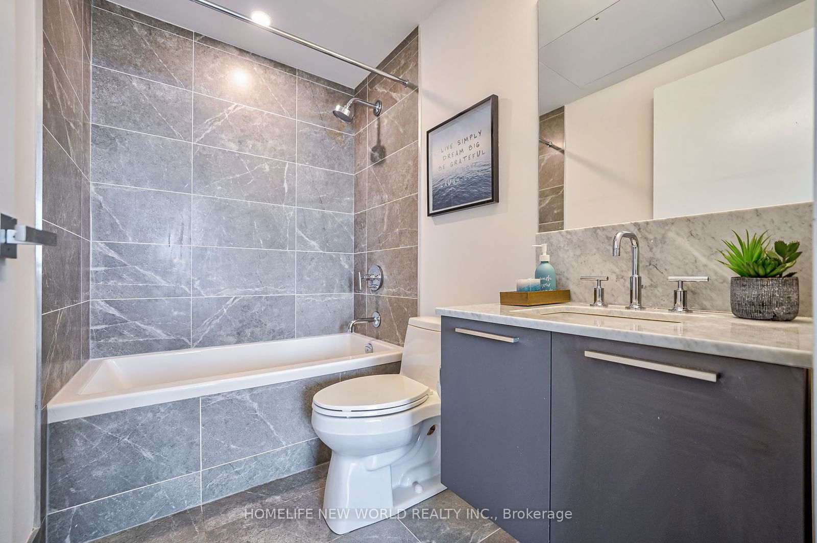 3 Gloucester St, unit 3306 for sale