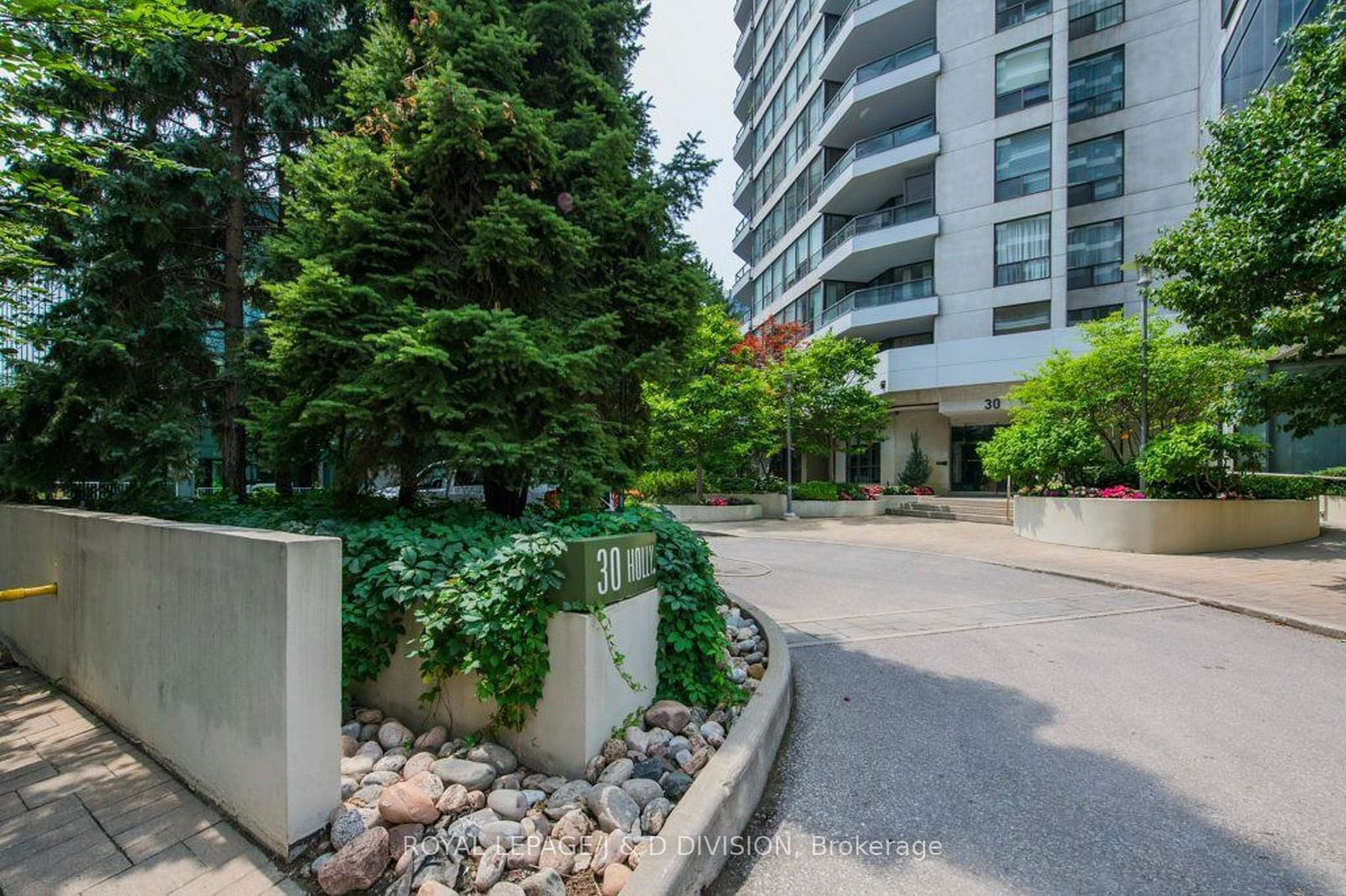 30 Holly St, unit 504 for sale - image #2