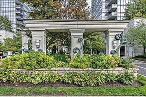 15 Greenview Ave, unit 310 for sale - image #2