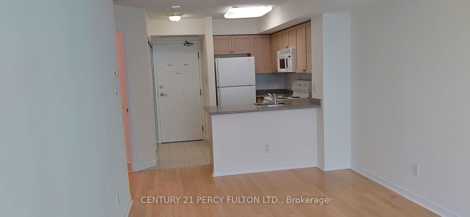 28 Harrison Garden Blvd, unit 709 for rent - image #8