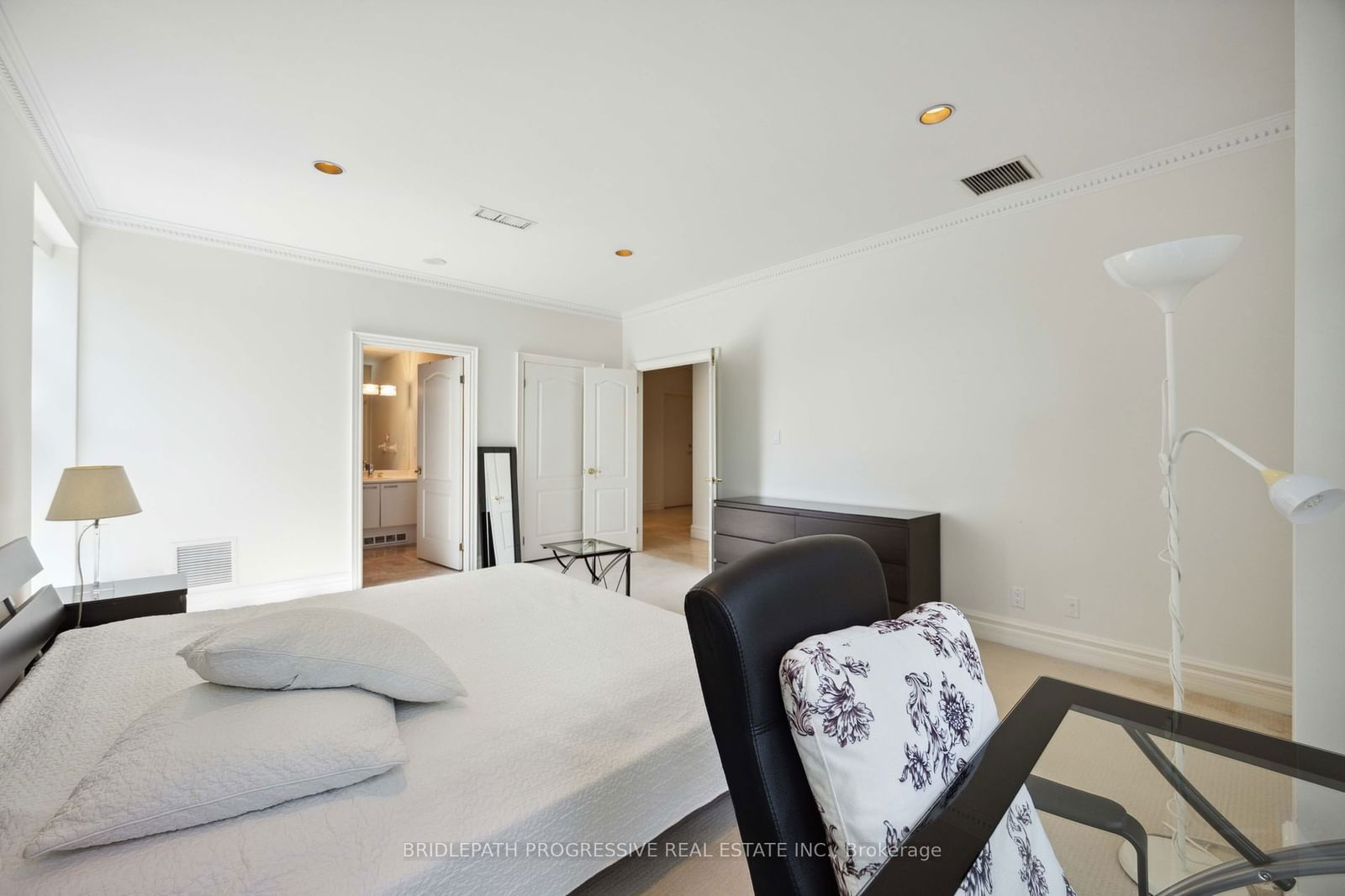 1 Watergarden Way, unit 408 for rent - image #25