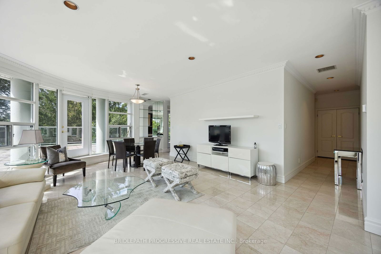 1 Watergarden Way, unit 408 for rent - image #4