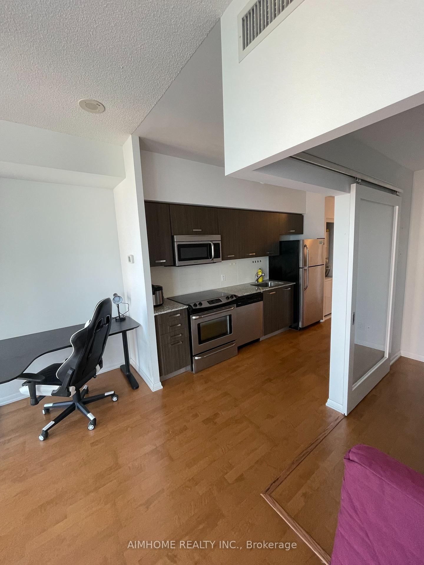 832 Bay St, unit 2407 for rent - image #5