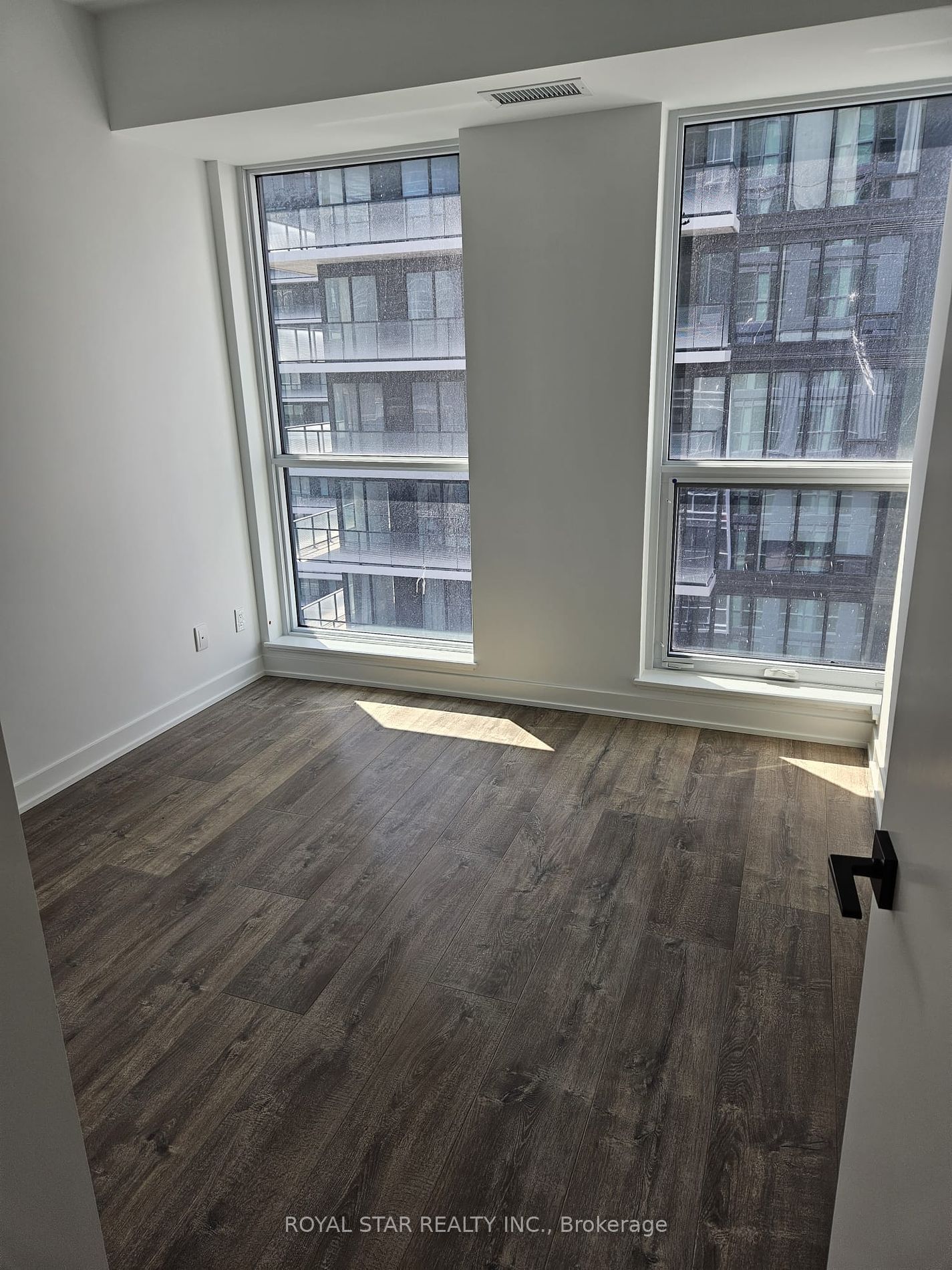 327 King St W, unit 2205 for rent