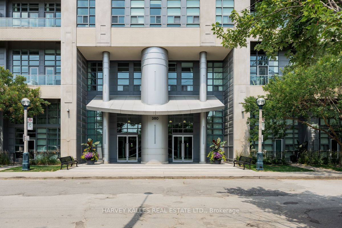 380 MacPherson Ave, unit 441 for sale