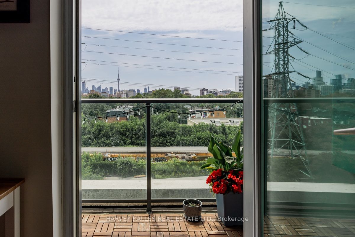 380 MacPherson Ave, unit 441 for sale - image #16