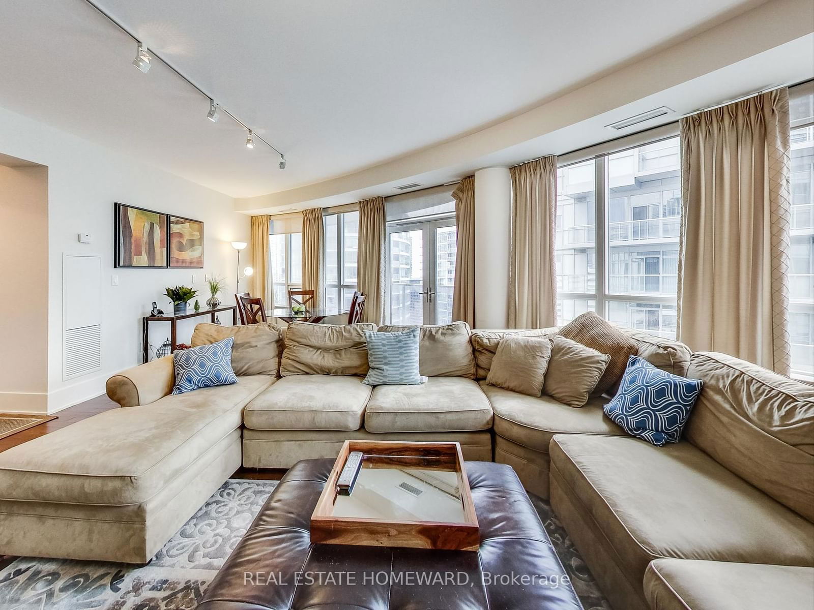 20 Blue Jays Way, unit 2402 for rent - image #7