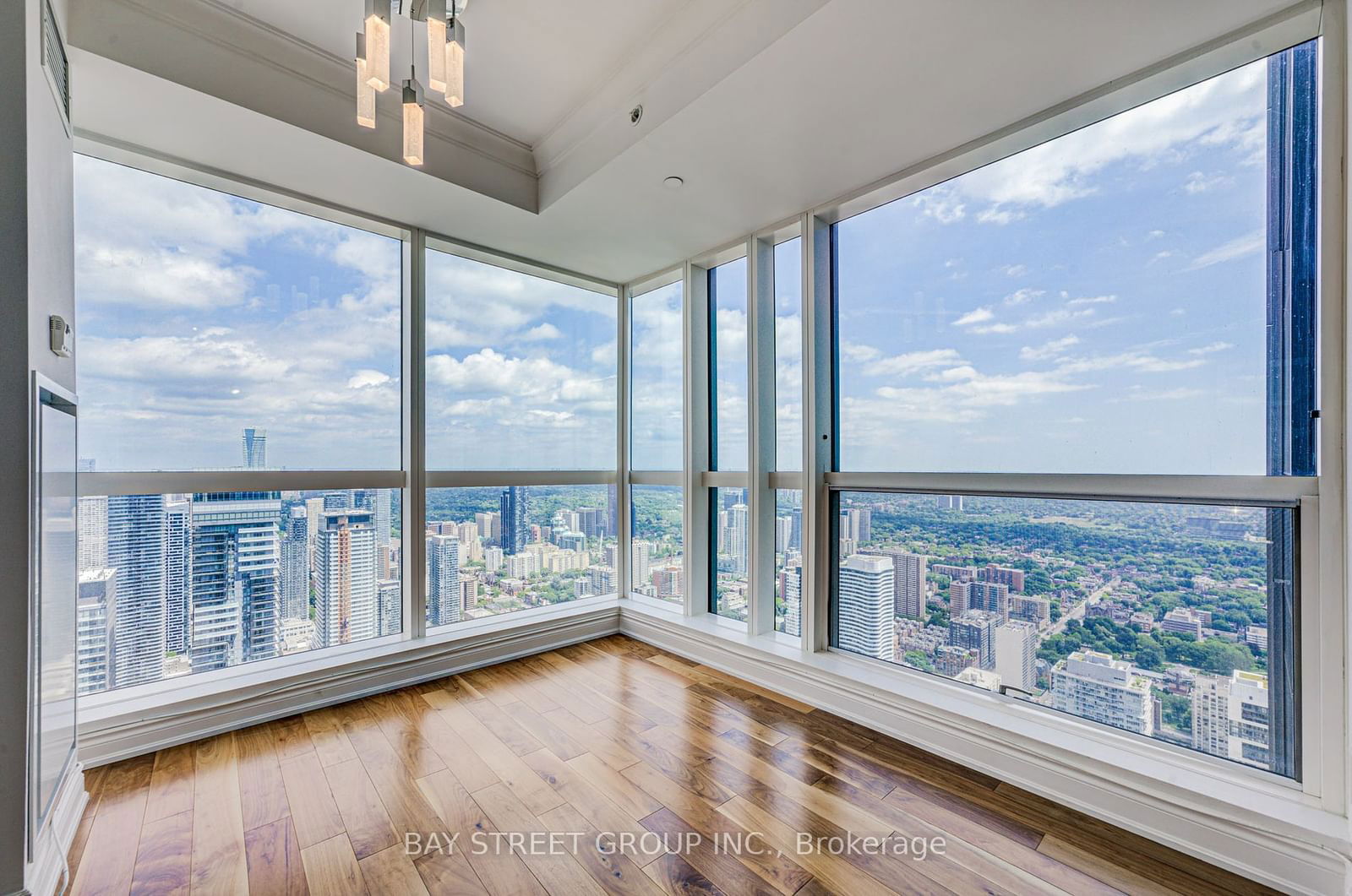 388 Yonge St, unit 6701 for rent - image #12