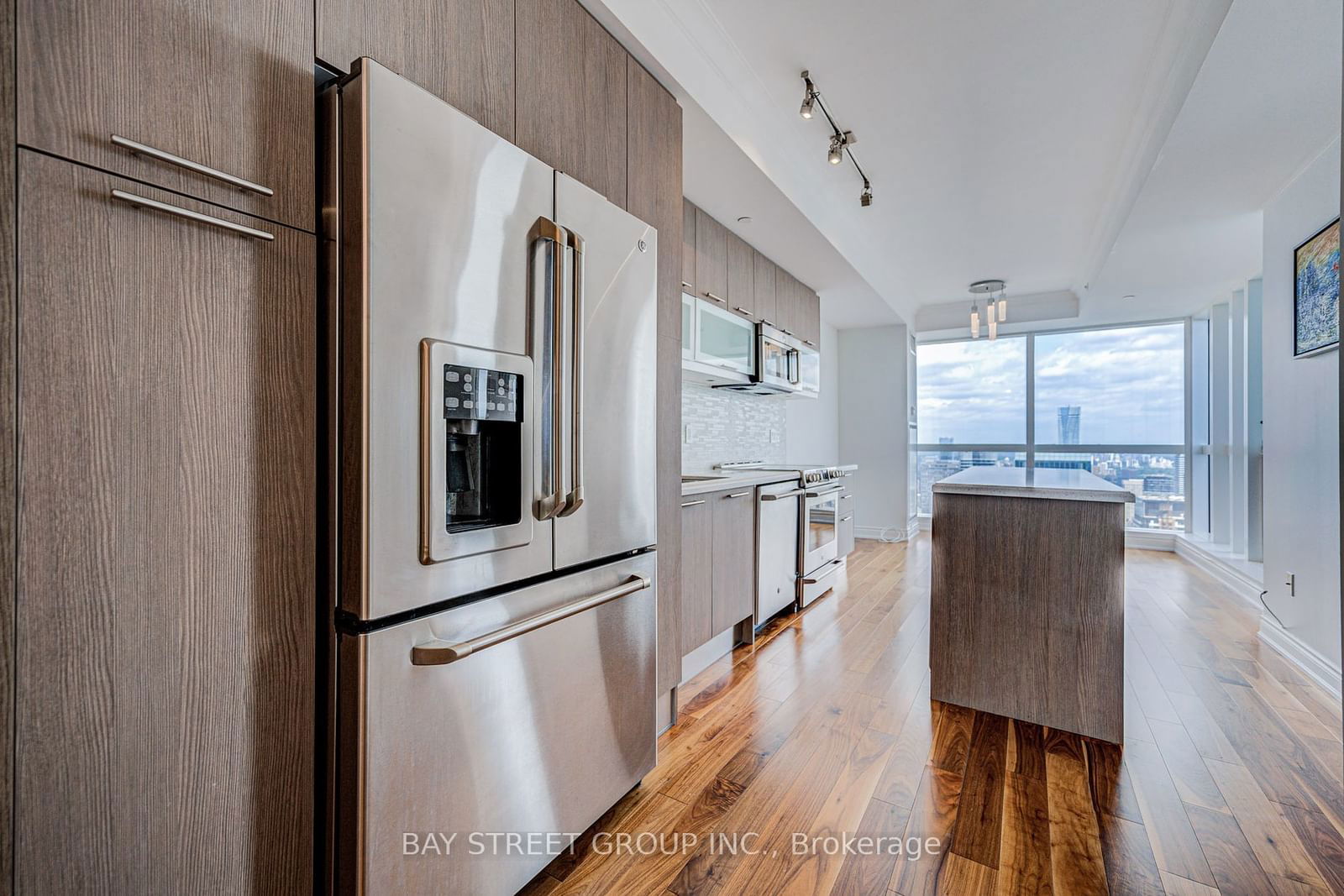 388 Yonge St, unit 6701 for rent - image #6