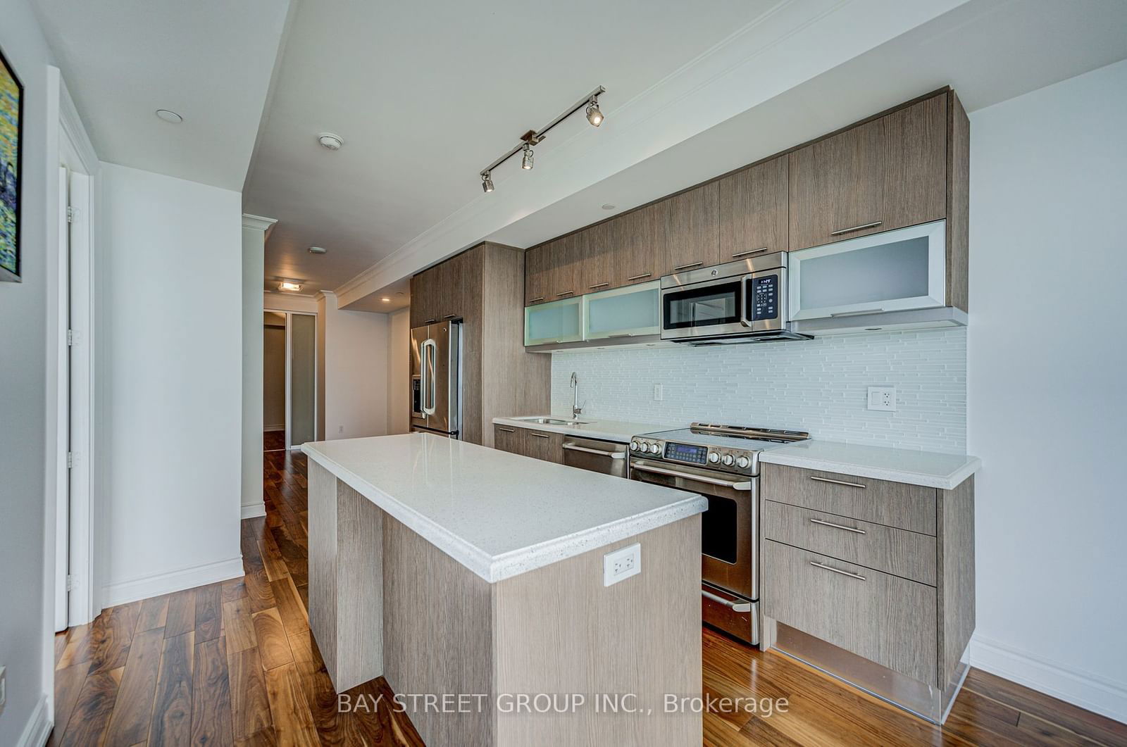 388 Yonge St, unit 6701 for rent - image #7